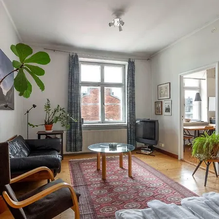 Wehost Eerikinkatu 48 *